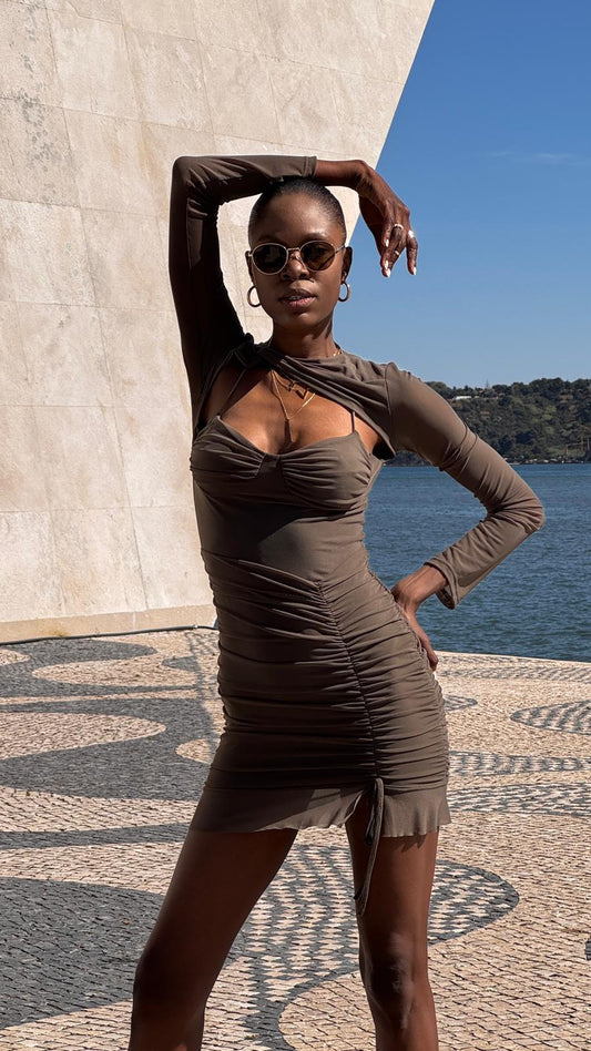 Vestido Verde Profundo- Mangas Longas Elegância