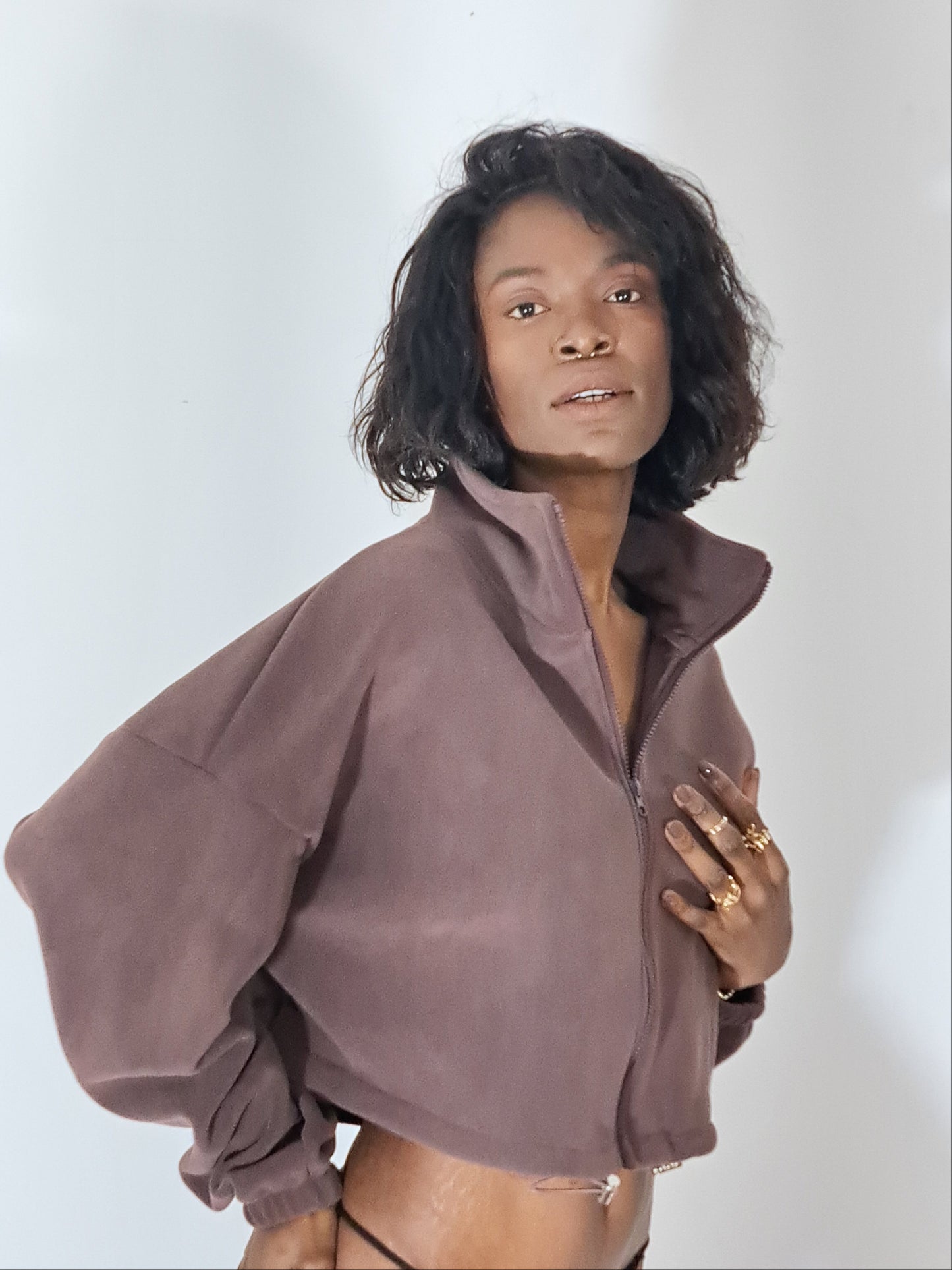 Casaco Casual Com Feicho Frontal e Gola Alta