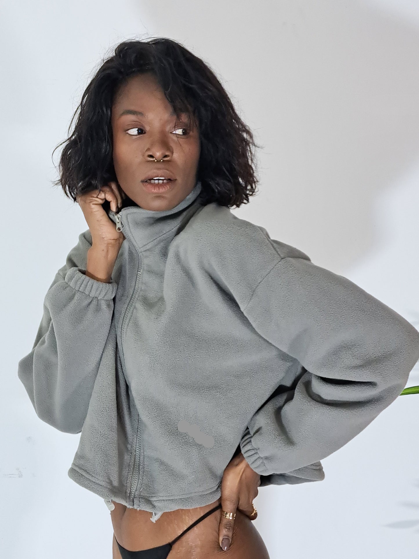 Casaco Casual Com Feicho Frontal e Gola Alta