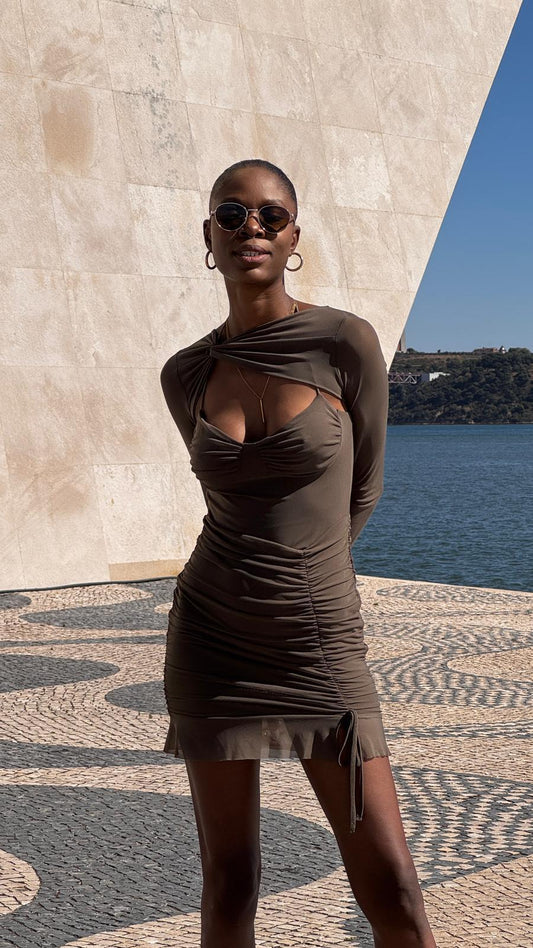 Vestido Verde Profundo- Mangas Longas Elegância